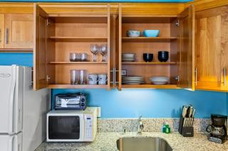 Royal Kuhio 1602 - Spacious Studio with Stunning Mountain Views in the Heart of Waikiki! - Honolulu - 4