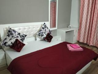 Room Woom - Grander Noida - 3