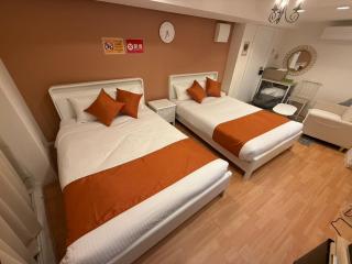 Higashi-Shinjuku 902 - 9