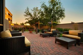 Courtyard by Marriott Champaign - Champaign - 4