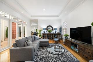 Elk House - 3BR, Dedicated Workspace, Wi-Fi - 4