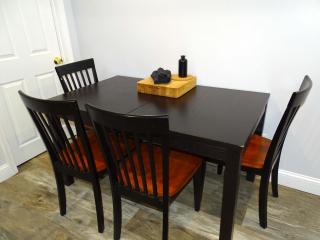 Spacious Apartment in Beautiful Area of Weston - Newton - 7