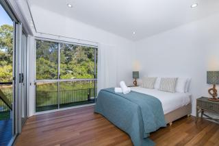 Luxury Waterfront Stay at Tallebudgera Creek - Gold Coast - 8
