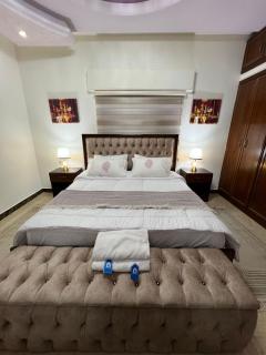 شقة مفروشة فاخرة للإيجار ربوة عبدون - Luxury Furnished Apartment for Rent - Amman - 0