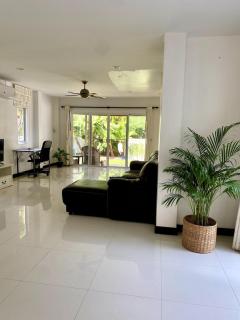 Jungle Pool Villa in Chalong - 5