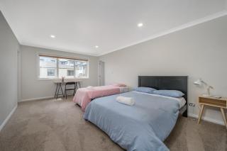 Designer Brand New Large House Flat bush - Manukau - 3