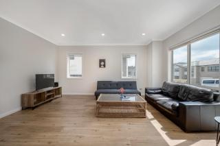 Designer Brand New Large House Flat bush - Manukau - 7
