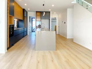 Designer Brand New Large House Flat bush - Manukau - 8