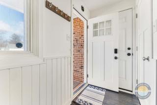 NEW Urban Comfort On Grant St - 5