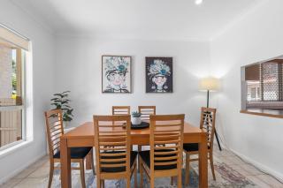 The Villa on Shire - Comfort near Coorparoo Square - Brisbane - 9