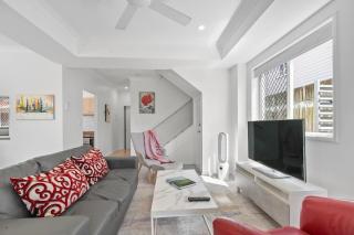 The Villa on Shire - Comfort near Coorparoo Square - Brisbane - 4