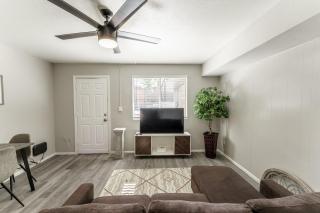 Private 1 BR Apt in Arcadia PHX Near Everything - Phoenix - 0