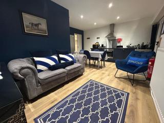 The Coach House & The Stables Yorkshire Peak District With and without hot tub options - 1