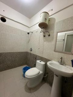 Hotel Golden Inn - 1