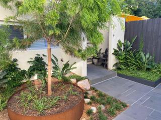 Whitewash Beachfront Apartment on The Esplanade - Torquay - 6