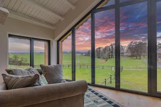 Traditional Architecture Meets Modern Design - Thumby - 9