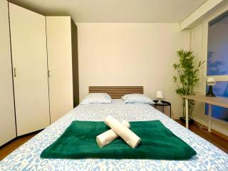 BnGo I Le Spacieux I 12 personnes, 5 chambres, 2 salle de bain, parking privé, WC séparé, Wifi - Villeurbanne - 8