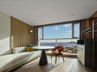 DoubleTree by Hilton Weihai - Weihai - 1