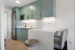 Isla Candor free parking by Staycare - 4