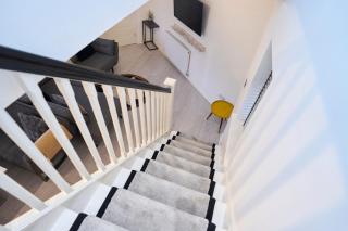 Spacious 2-Bed Home Near Manchester City Centre, Fast WiFi - Manchester - 1