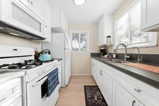 Comfy 2 BR House near LAX, SOFI and Intuit Dome! - 3