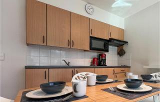 1 Bedroom Lovely Apartment In Bredene - 2