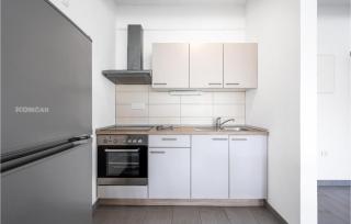 2 Bedroom Stunning Apartment In Murter - Murter - 5