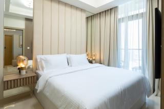 KeyRock Luxury 2BR Apartment with City Views - 3