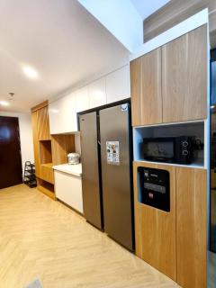 Sky House BSD 3 BR Apartment Next to AEON Mall BSD With City View - 4