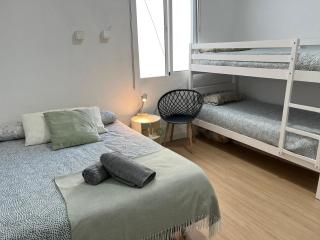 By Malagagrupos Centro Histórico parking gratis 3 habitaciones - Málaga - 9