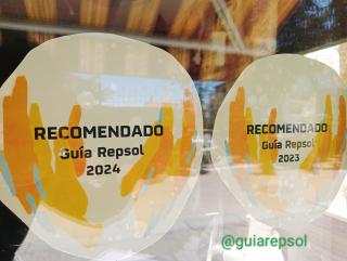 Habitación ideada para parejas con Jacuzzi, desayuno romántico y opción de cenas en su restaurante - 1