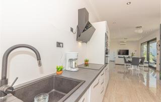 Lovely Apartment In Sibenik With Sauna - Šibenik - 6