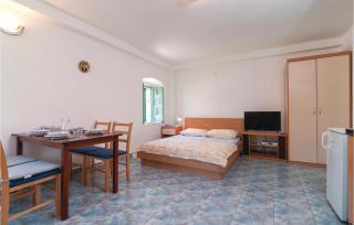 Nice Home In Postira With Kitchen - Postira - 4