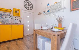 Pet Friendly Apartment In Rogoznica - Rogoznica - 6