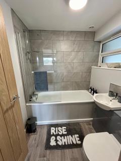 Charming 2 bedroom flat in Basingstoke centre - Basingstoke - 7