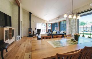 Awesome Home In Löttorp - Löttorp - 7
