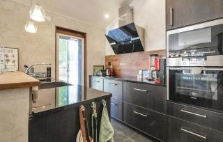 Awesome Home In Löttorp - 5