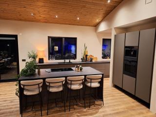 Bright & spacious family villa on the south coast - Ölfus - 9