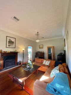 Loretta- a rustic country cottage - Brookfield - 9