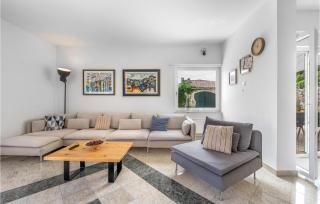 Amazing Apartment In Murter With Wifi - 3