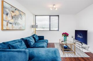 Basildon - 2-Bed - Sleeps 5 - Near Train Station - Basildon - 0