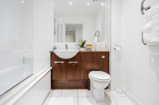 Basildon - 2-Bed - Sleeps 5 - Near Train Station - Basildon - 6