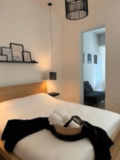 Spacious 4 room apartment, 8min walk to old town, free parking, all new - Bari - 8
