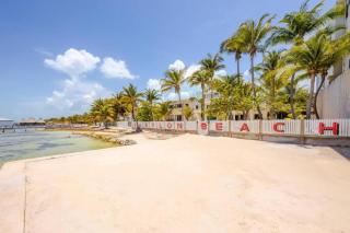 Babylon Beach Resort - 6