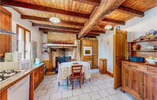 Stunning Home In St Pierre Deyraud - La Force - 7