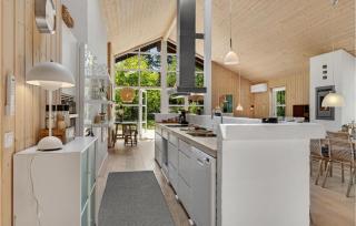 Gorgeous Home In Hadsund With Sauna - 4