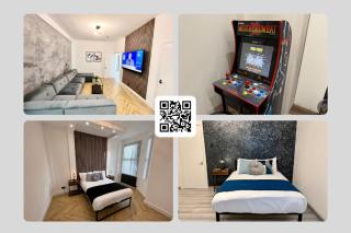 Modern City Centre Townhouse sleeps 10 & Parking - 9