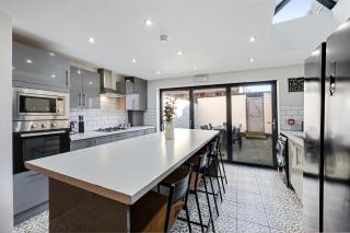 Thirlmere House - Air Host & Stay - 5 Bedrooms - 0