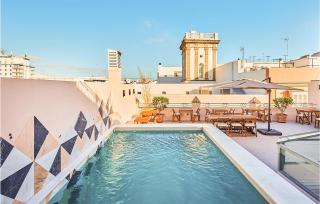 Awesome Apartment In Cádiz With Kitchen - Cadice - 0