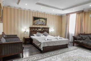 Nur M Hotel - Yakkasaray - 9